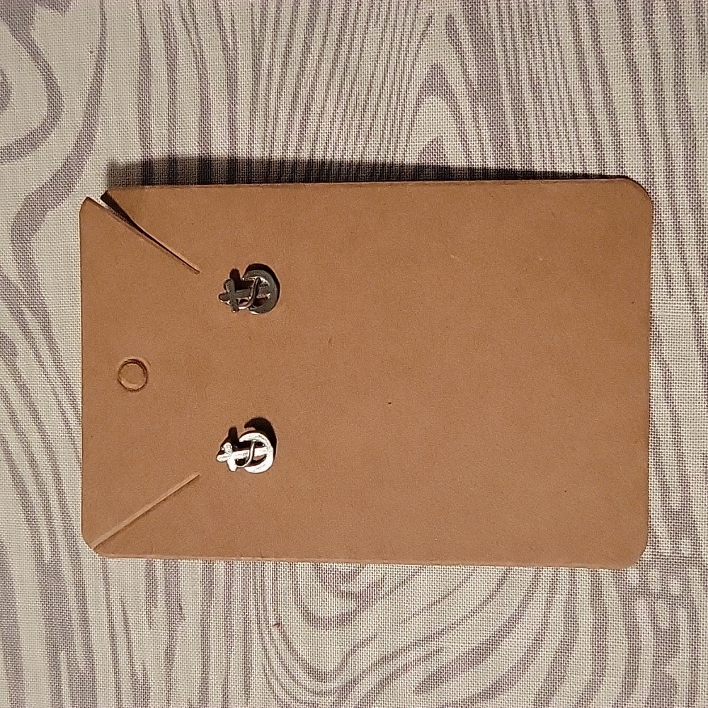 Dainty Anchor Earrings from THE ICING
